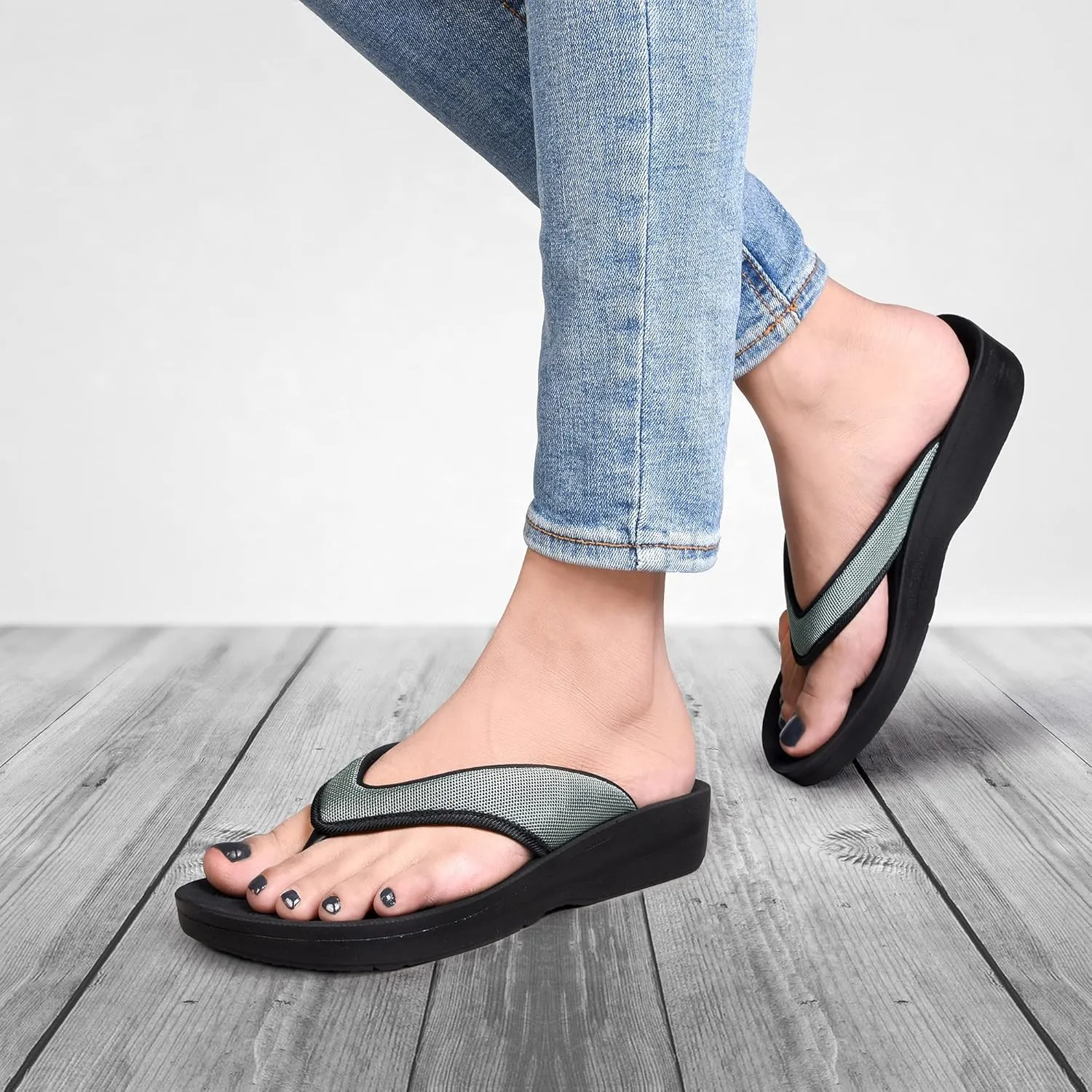 AEROTHOTIC Comfy Open Toe Arch Support Flip Flops for Women Cushion Padded Stylish Straps Dressy Sandals Walking Travel Beach Wear