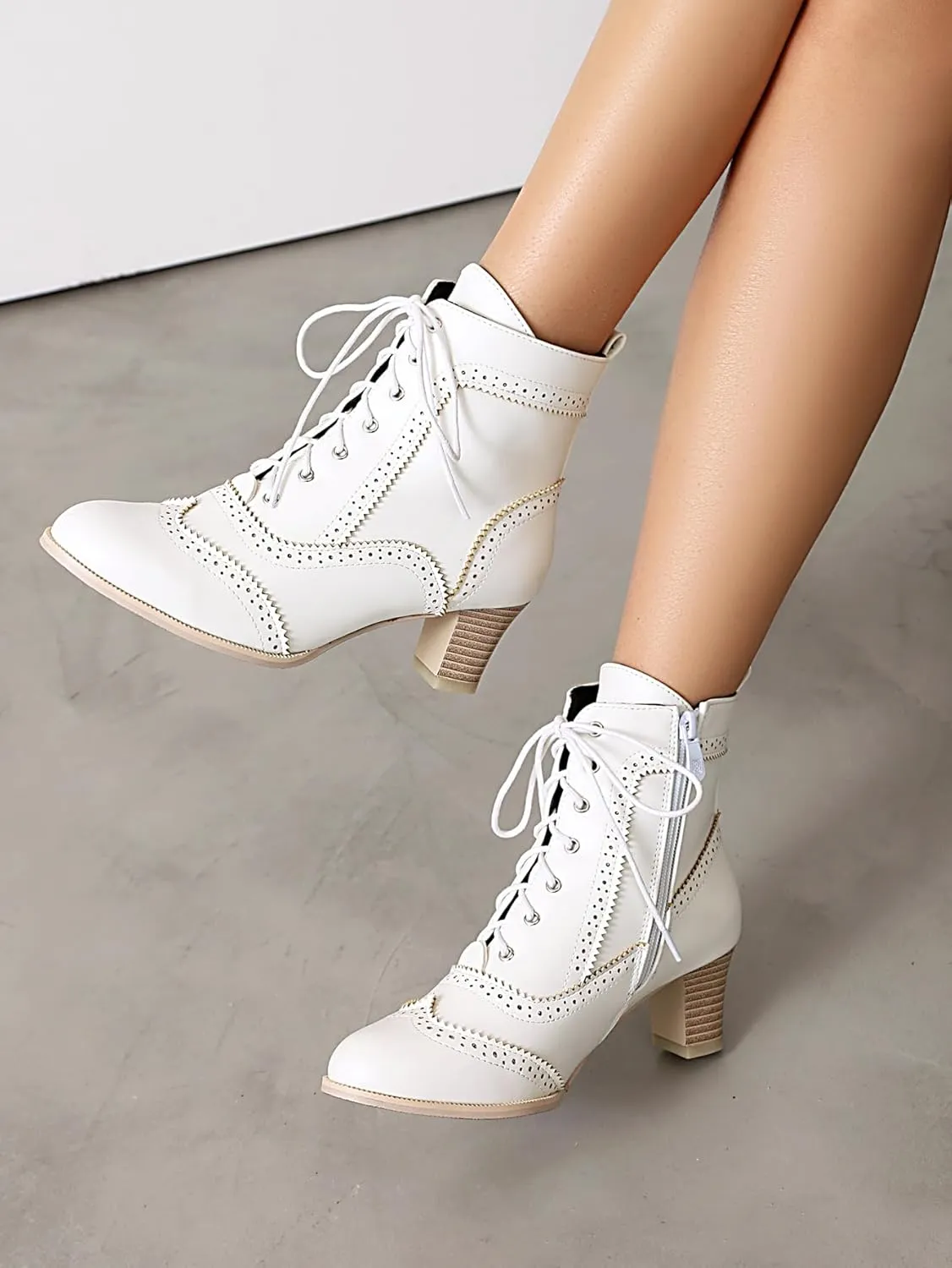 BEAUPAS Women's Vintage Brogue Ankle Boots Lace-up Block Heel Wingtip Victorian Combat Boots