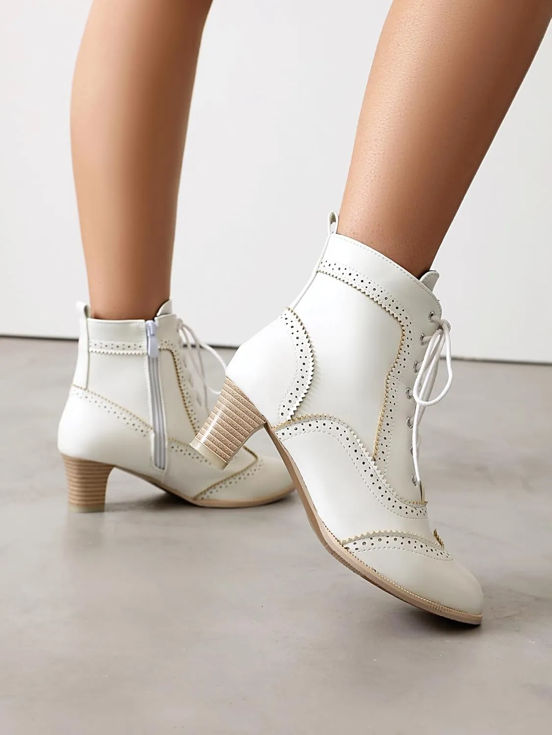 BEAUPAS Women's Vintage Brogue Ankle Boots Lace-up Block Heel Wingtip Victorian Combat Boots