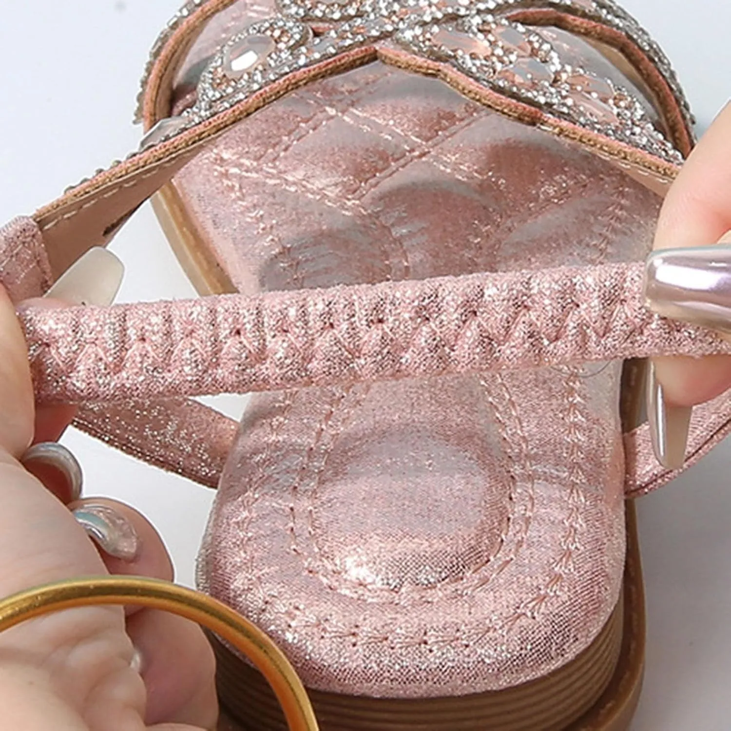 Glitter Sandals Girls Ankle Strap T-Strap 𝐋𝐨𝐰 Heel Pearl Bow Flower Pump Dress Wedding Shoes for Little Kid/Big Kid