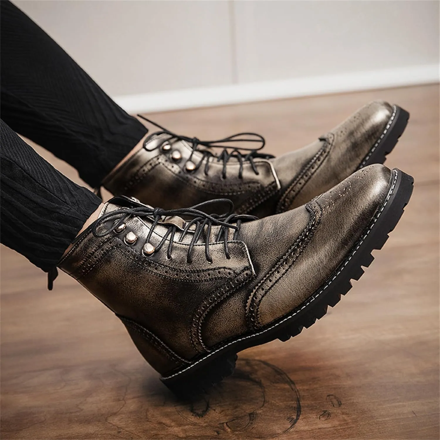 Men's Brogue Leather Lace-Up Ankle Boots with Wingtip Design Vintage Dress Boots for Casual Business Office Daily Wear and Formal Occasions