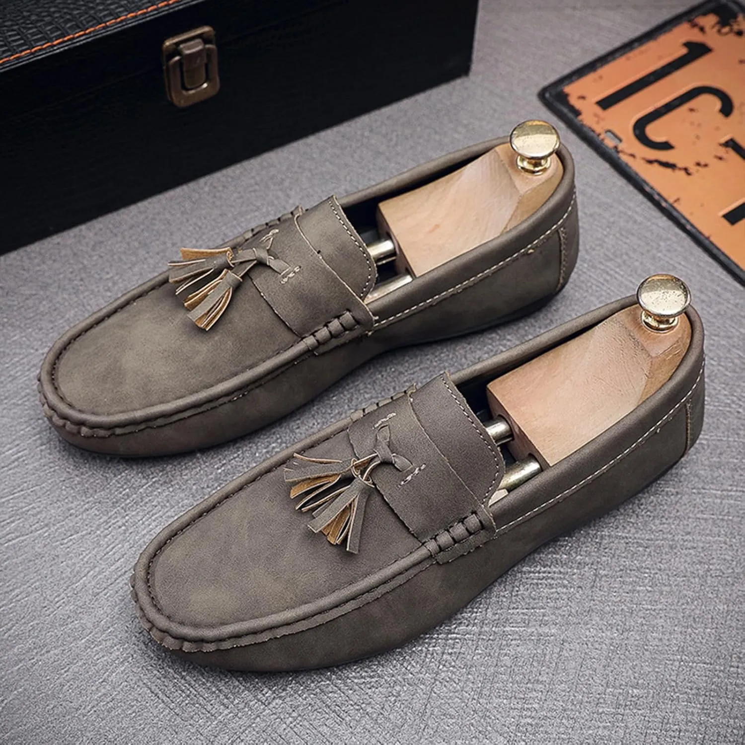 Men's Soft Leather Moccasin Boat Shoes Classic Tassel Low-Top Penny Shoes Comfortable Slip-On Non-Slip Walking Loafers
