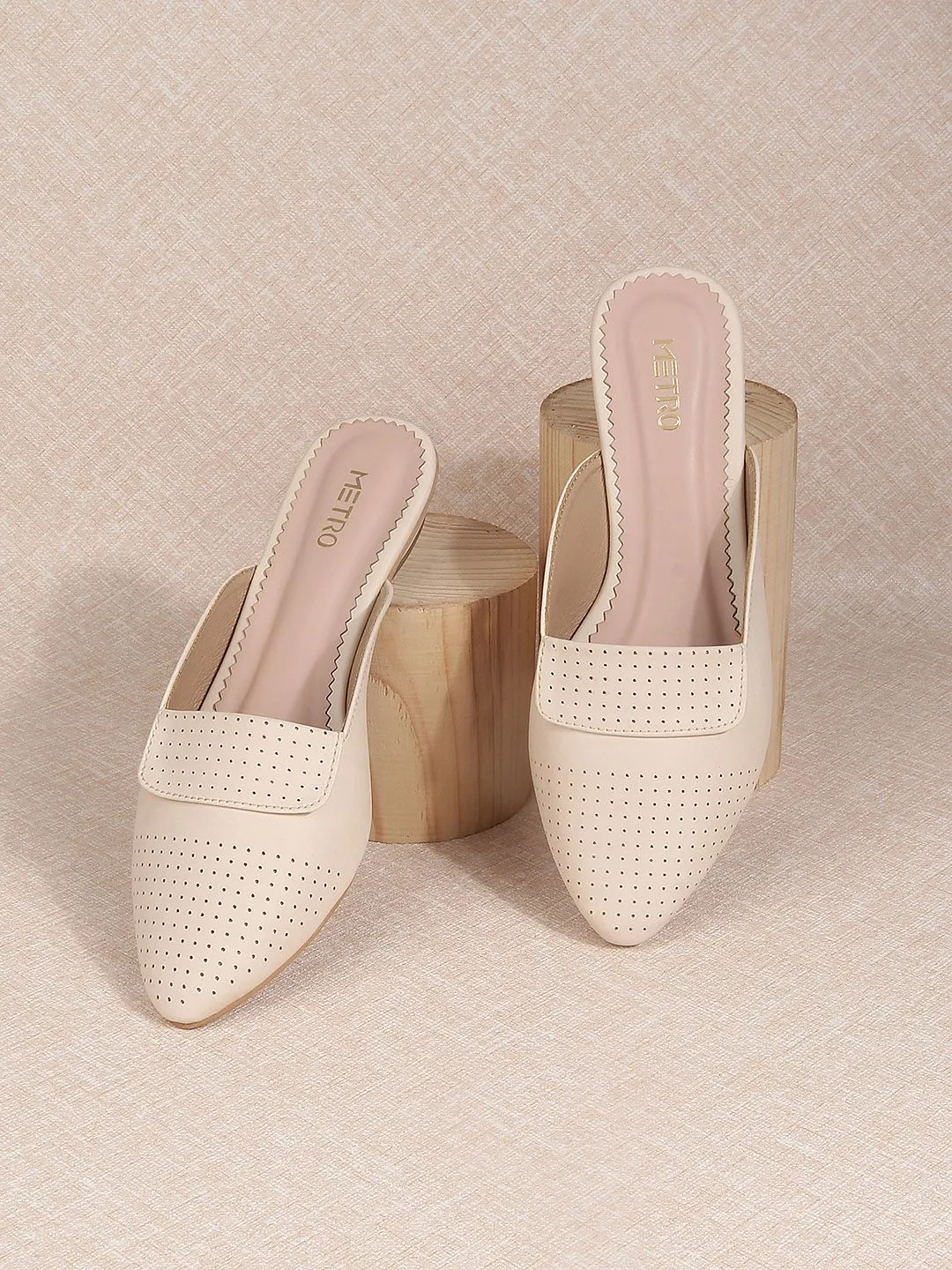 Metro Pointed Toe Block Mules