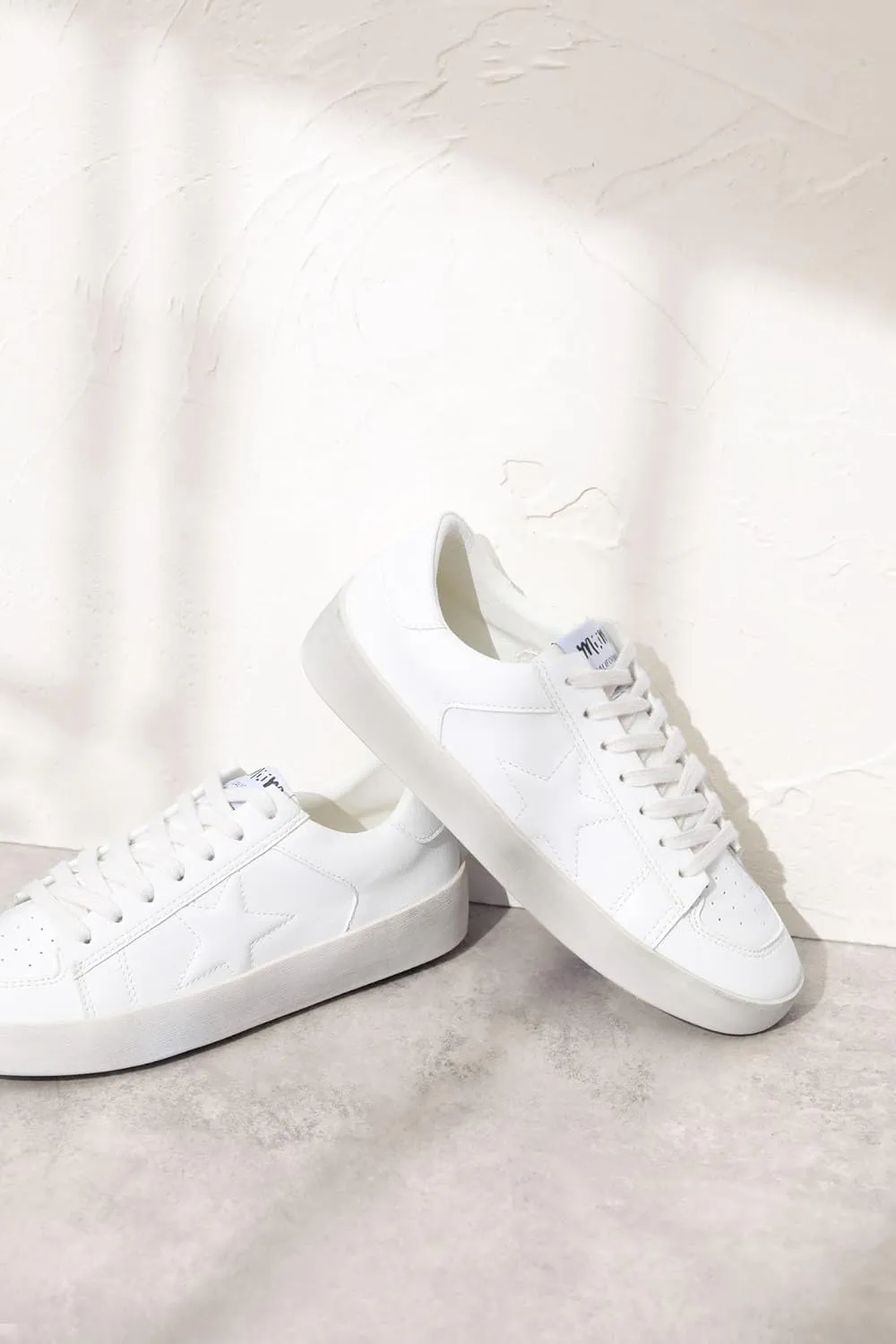 Mi.iM Alex Rubber Sole Lace-up Glitter Leather Star Sneakers