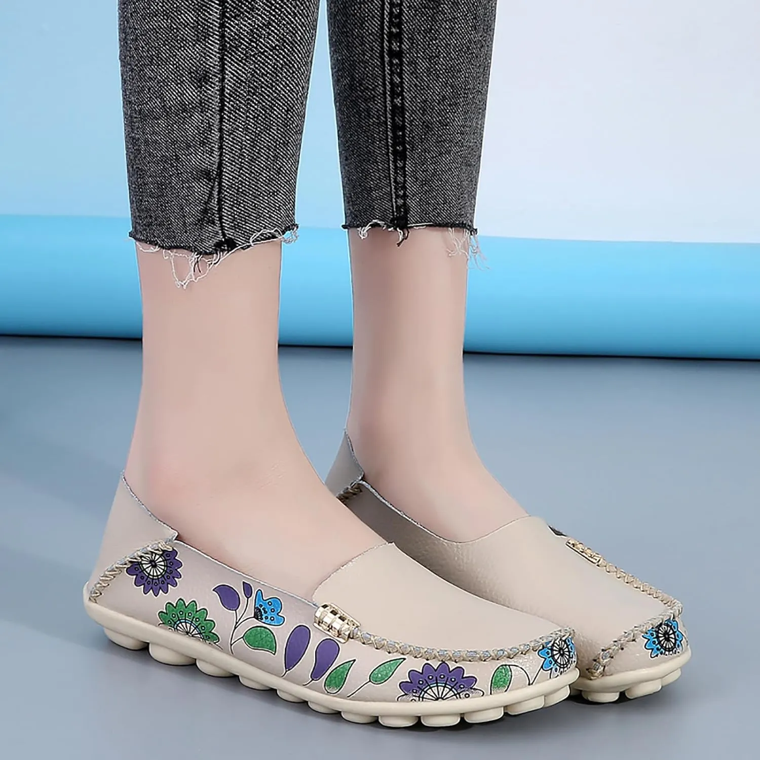 Sunporx Women's Comfortable Loafers Driving Moccasins Shoe Casual Leathers Slip on Round Toe Breathable Walking