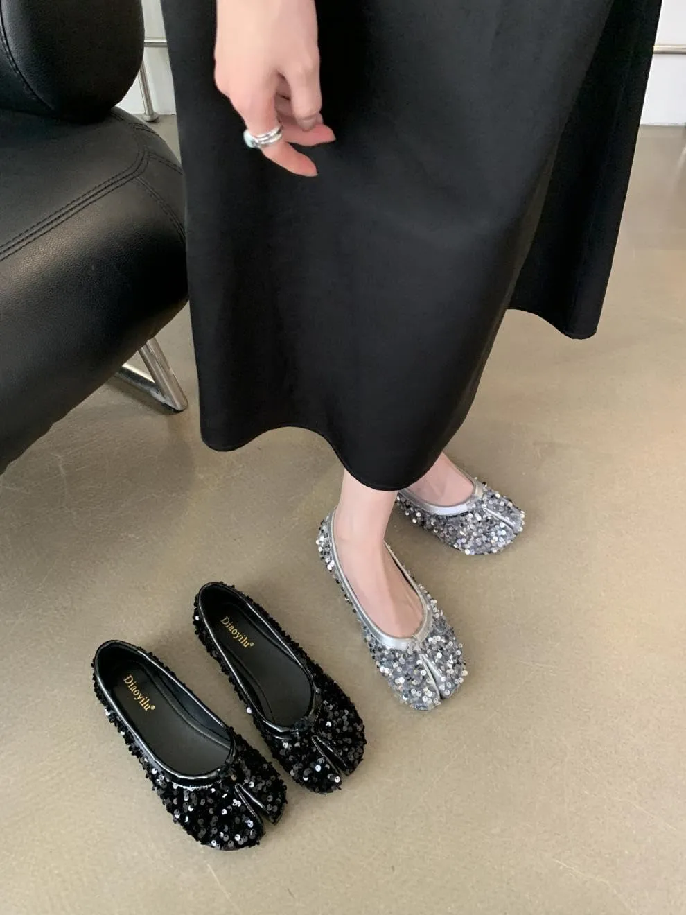 Tabi Shoes Split Toe Slip on Glitter Pumps Emo Rave Sandals Y2K Kawaii Elegant Dressy Fashion Trendy Shoes Back to School Spring Summer Fall Outdoors Beach Cruise