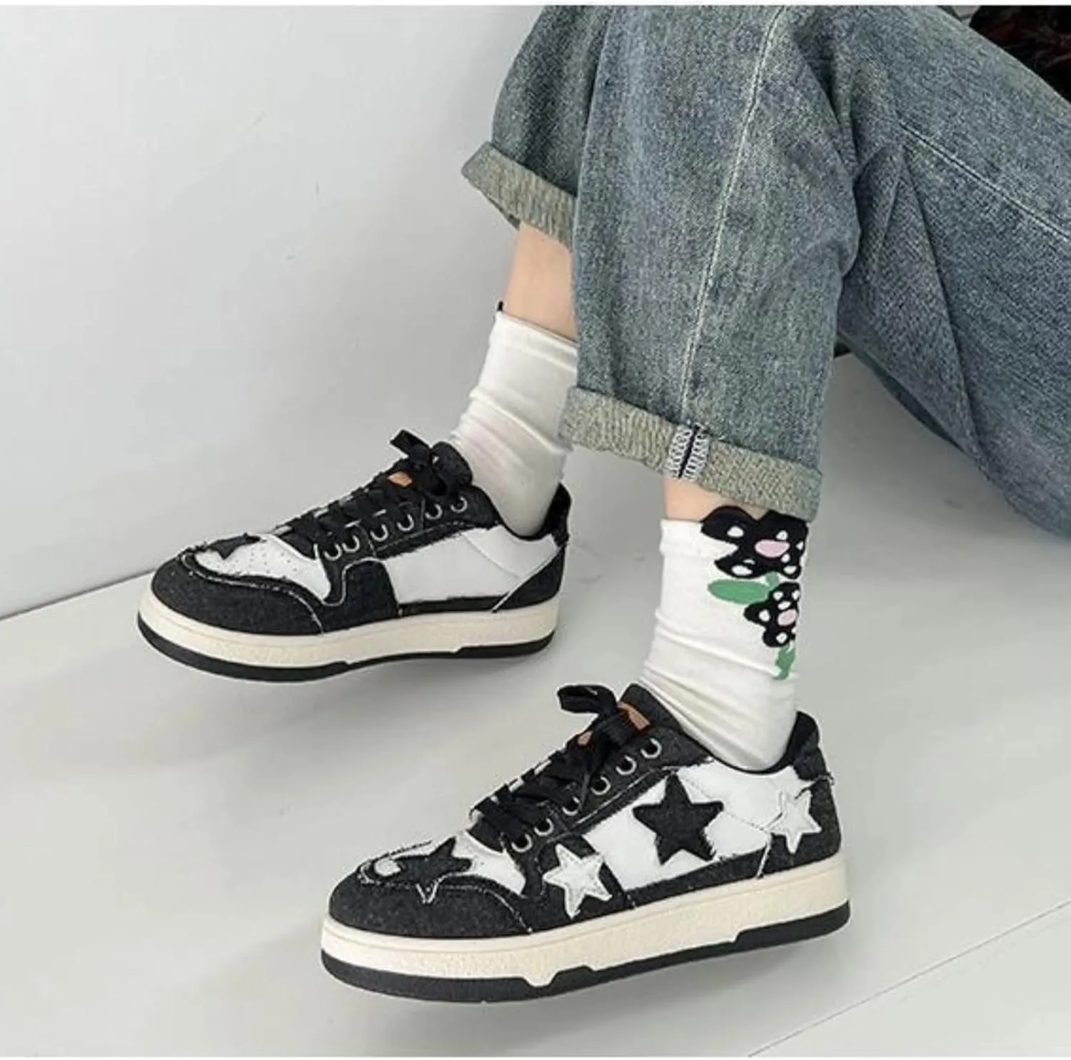 Vintage Star Pattern Platform Canvas Sneakers Trendy Low Top Casual Shoes for Women Versatile and Stylish