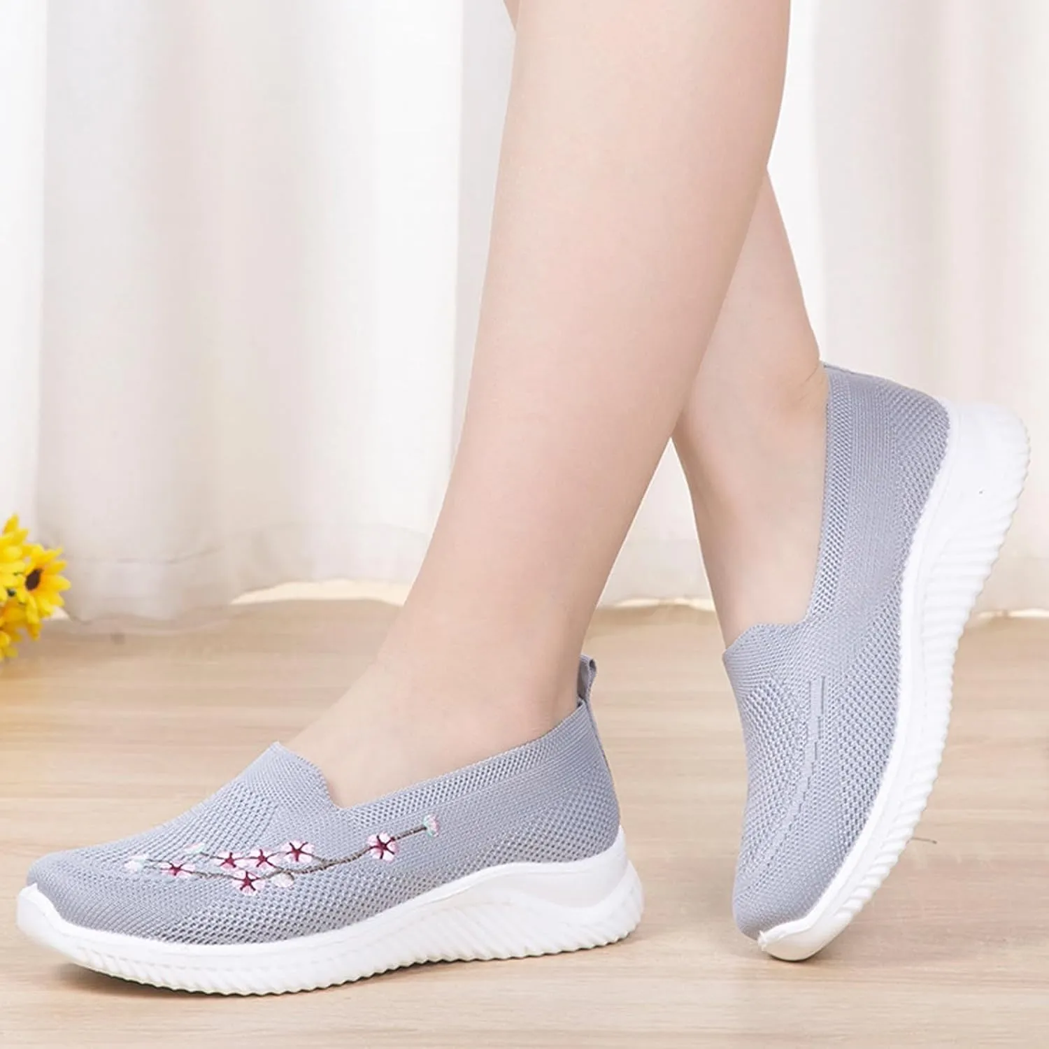 Women's Breathable Mesh Embroidered Walking Shoes Lightweight Comfortable Non-Slip Sneakers Casual Fashion Slip On Soft Sole Tennis Shoes Loafers