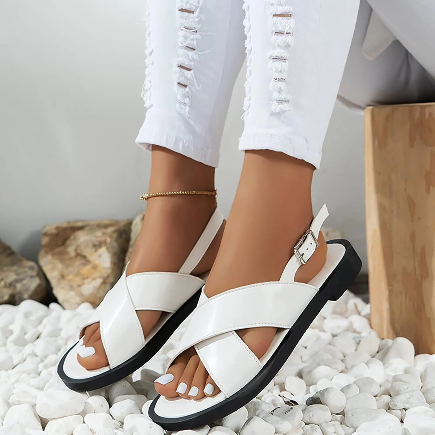 Women's Cross Stylish Sandals Hook and Eye Leather Durable Slipper Low Heel Summer Beach Flat Resort Shoe