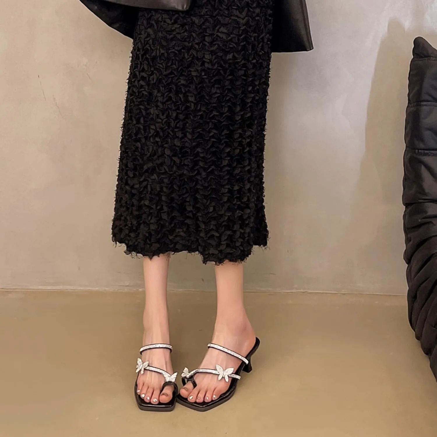 Women's Elegant Rhinestone Butterfly Toe Loop Heeled Sandals Fashion Open Square Toe Kitten Heel Slingback Slip On Pumps Summer Prom Wedding Party Dress Shoes