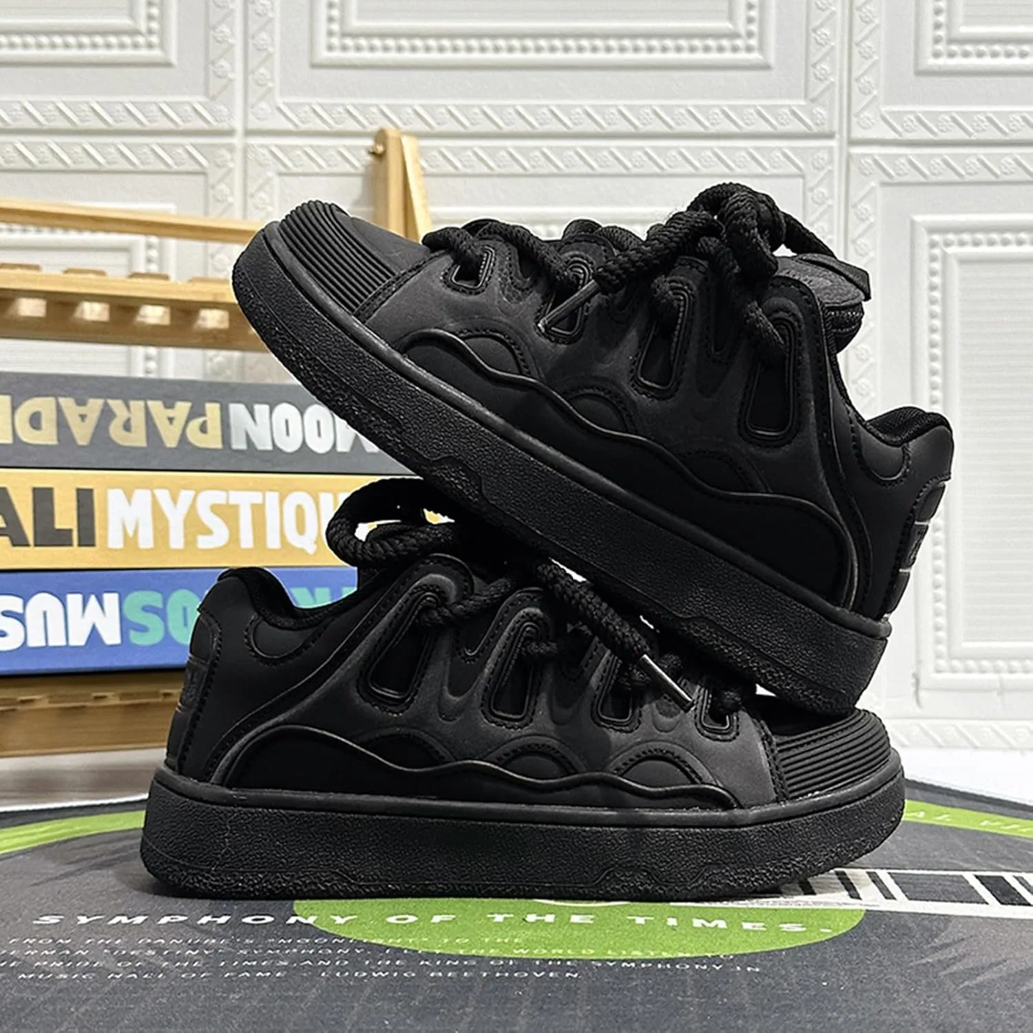 Women's Fashion Platform Sneakers - Lightweight Lace-up Trainers for Casual Wear with Thick Sole - Breathable for Couples - Luminous Men's and Women's Sneakers,Black-38