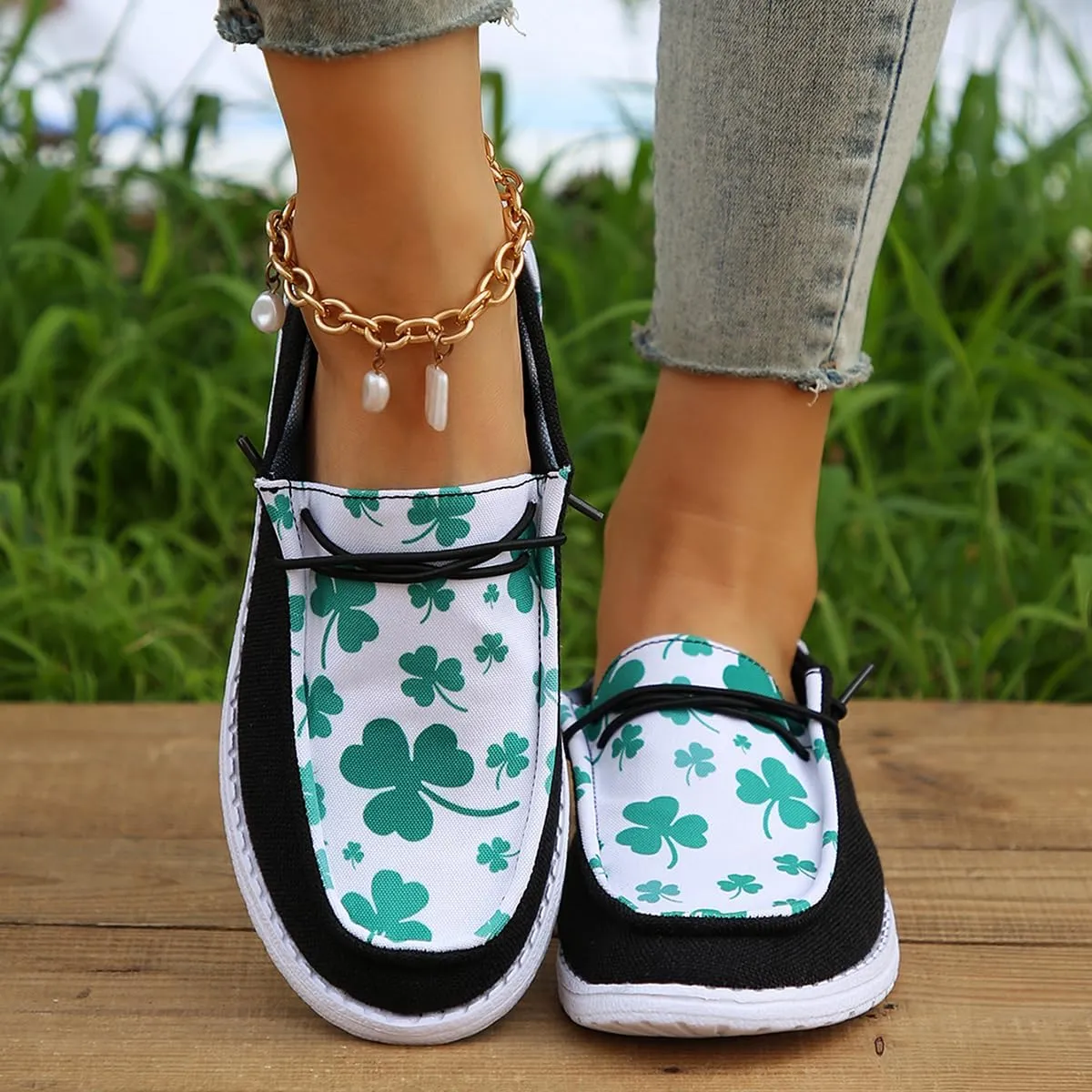 Women's Sunflower Print Canvas Casual Loafers Comfortable Light Weight Slip On Ultralight Sole Wide Boat Shoes Casual Lightweight Black Lace-Up Walking Flat Deck Shoes for Work and Traveling
