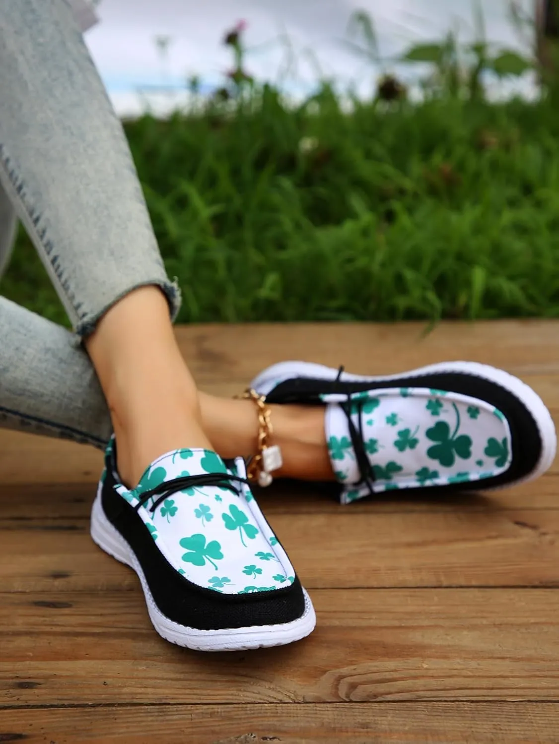 Women's Sunflower Print Canvas Casual Loafers Comfortable Light Weight Slip On Ultralight Sole Wide Boat Shoes Casual Lightweight Black Lace-Up Walking Flat Deck Shoes for Work and Traveling