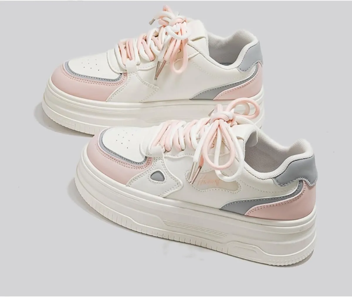 Women's Y2K Retro Style Chunky Skate Shoes with Contrasting Accents Double Shoelace Platform Sneakers - Comfortable Fashion Casual Shoes (Black/White or Pink/White)