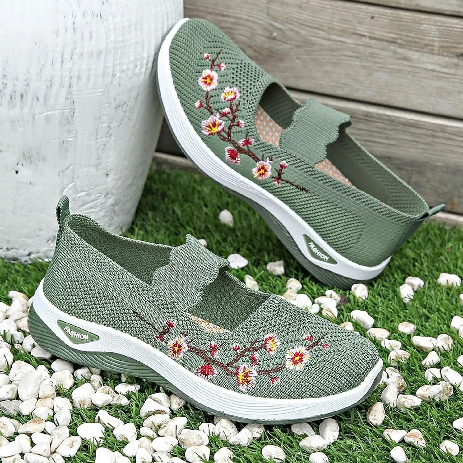 ZSpzx 2025 Women's Mesh Flats Shoes Breathable Slip on Casual Boat Shoes with Flower Embroidered Quick Dry Arch Support Non Slip Running Elastic Sneakers Closed Toe for Gym Travel Daily Wear
